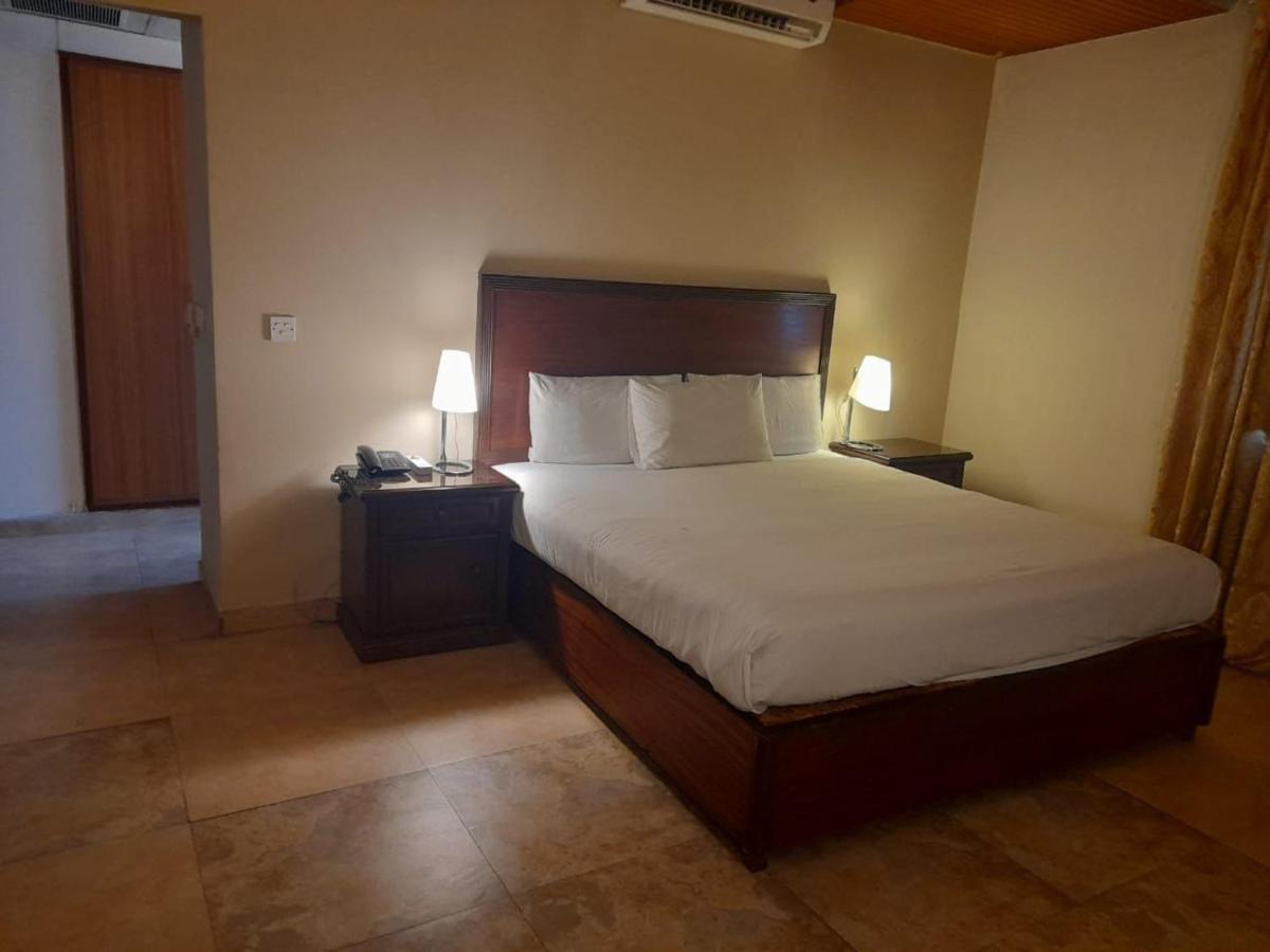 Shalimar Tower Hotel Лахор Экстерьер фото