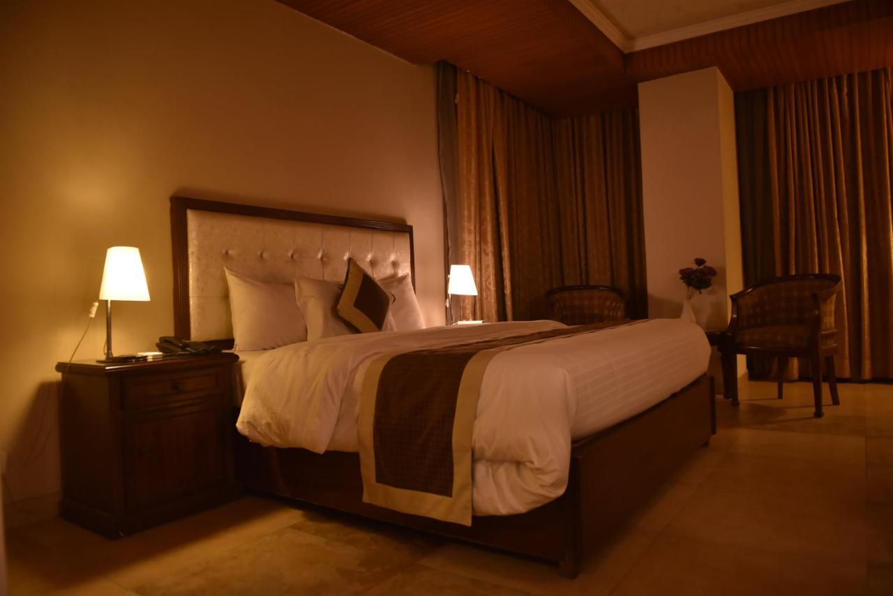 Shalimar Tower Hotel Лахор Экстерьер фото