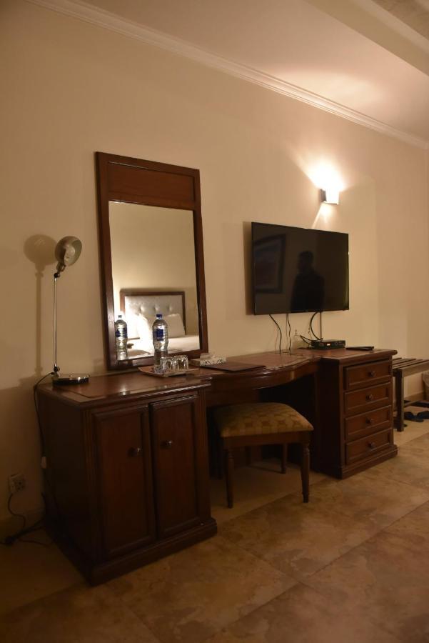 Shalimar Tower Hotel Лахор Экстерьер фото